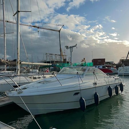 An Unusual Night On A Boat Hotel La Rochelle  Exterior photo